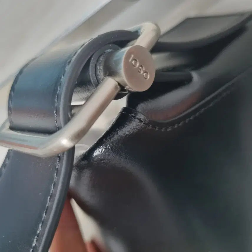 [BUNJANG] OSOI Folder Brot Black Shoulder Bag / OSOI 오소이 폴더 브롯 블랙 숄더백(새상품)