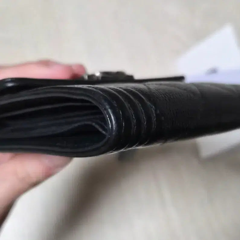 [SOLD OUT] 샤넬 캐비어 보이 플랩 반지갑 지갑 은장