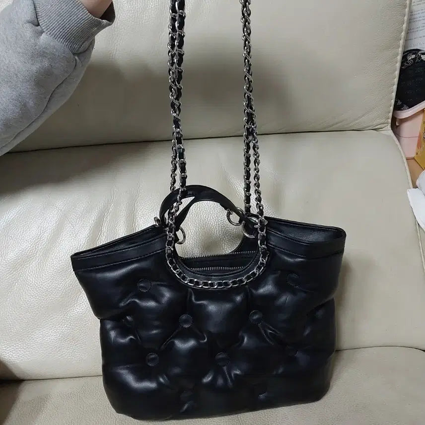 [BUNJANG] Black Quilted Lambskin Leather Shoulder Bag / 양가죽 퀼팅 체인 블랙 숄더백 토트백