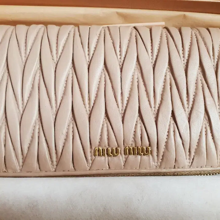 [BUNJANG] Miu Miu Long Wallet / (정품)  미우미우 장지갑