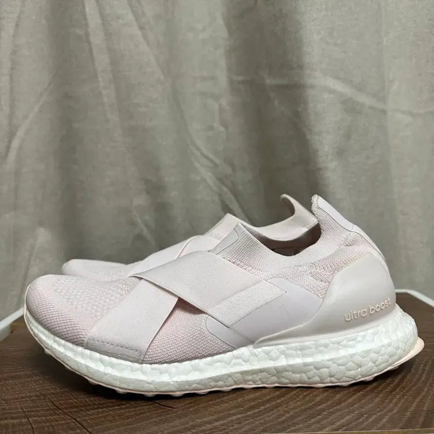 [BUNJANG] Adidas Ultra Boost Slip-on DNA Sneakers / 225아디다스 울트라부스트 슬립온 DNA -189