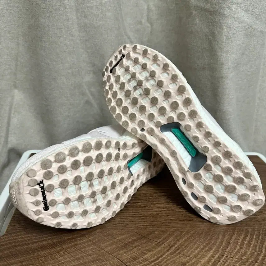 [BUNJANG] Adidas Ultra Boost Slip-on DNA Sneakers / 225아디다스 울트라부스트 슬립온 DNA -189