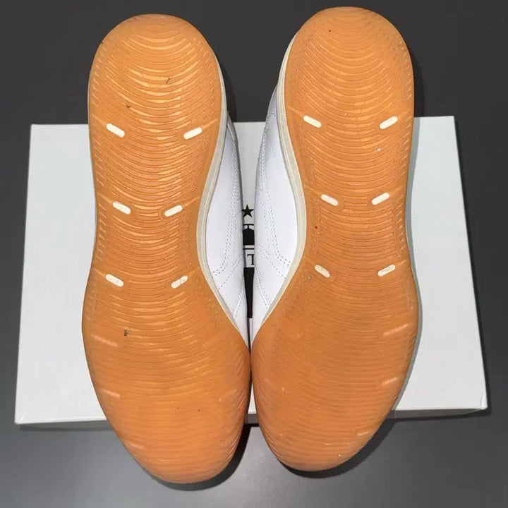 [BUNJANG] Adidas x Kith Predator 2002 IC White 280 / 아디다스 x 키스 프레데터 2002 IC 화이트 280