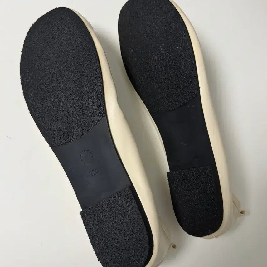 [BUNJANG] Big Size Pleated Flat Shoes (Size 260) / (새상품) 빅사이즈 말랑 만두 주름 밴딩 둥근 플랫 260