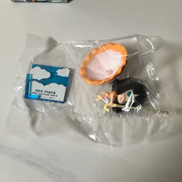 [SOLD OUT] 원피스 니코로빈 스카이 파라솔 피규어