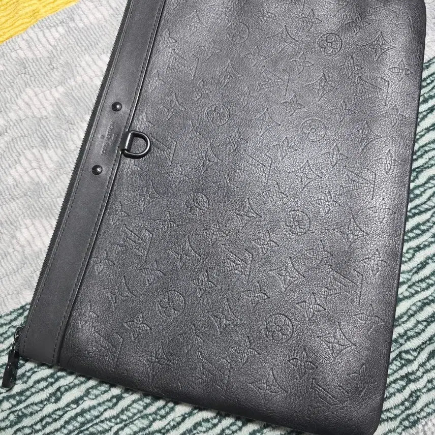 [BUNJANG] Louis Vuitton Shadow GM Clutch Bag / 루이비통 쉐도우 클러치백 블랙 GM