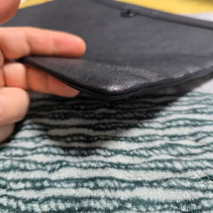 [BUNJANG] Louis Vuitton Shadow GM Clutch Bag / 루이비통 쉐도우 클러치백 블랙 GM