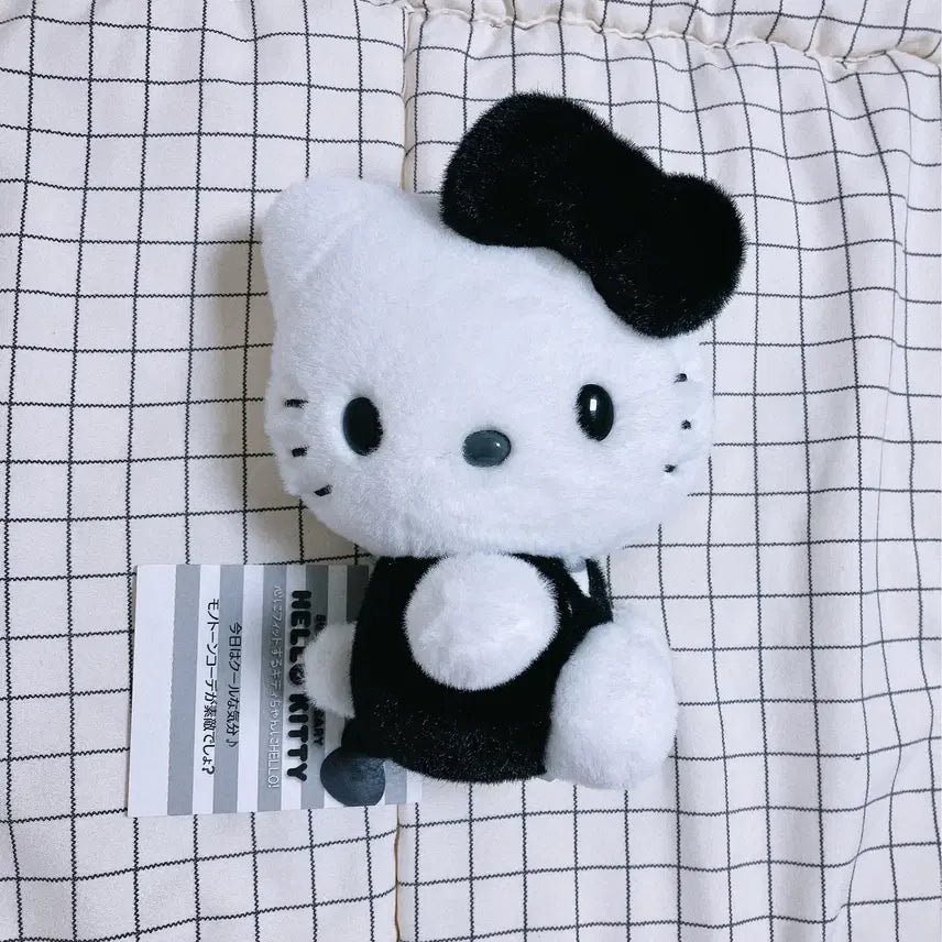 [BUNJANG] Kitty 50th Anniversary Black and White Kitty / 키티 50주년 흑백 키티