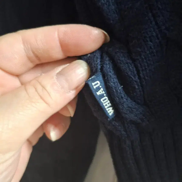 [BUNJANG] Who.A.U Navy Cable Knit Crop Top / [후아유]네이비 케이블 니트 크롭(컨디션상,M,면100%]