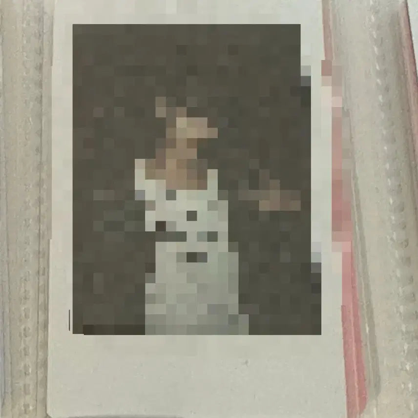 [BUNJANG] The Boyz Juyeon Signed Polaroid / [판매] 더보이즈 주연 싸폴 싸인 폴라로이드 양도