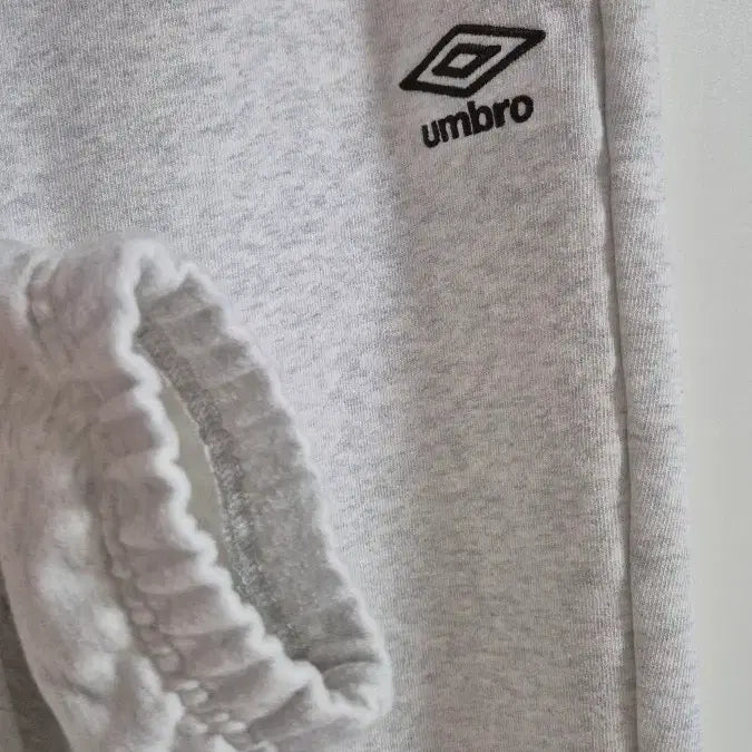 [BUNJANG] Umbro Jogger Pants (Unisex) / 엄브로 조거팬츠 (남녀공용)