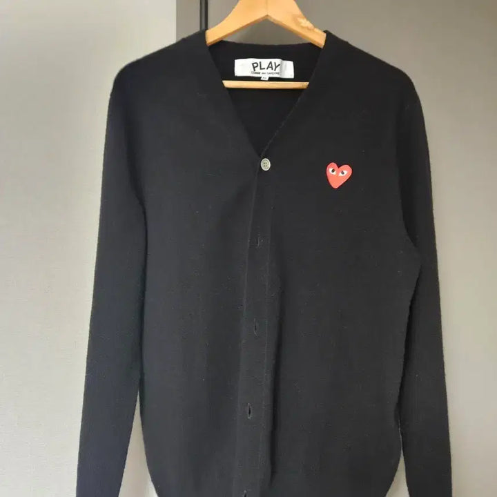 [SOLD OUT] 꼼데가르송 플레이 블랙 가디건 XL 판매