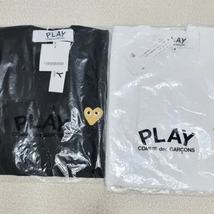 [BUNJANG] Comme des Garcons PLAY Gold Heart Patch T-shirt / 정품)초특가)전사이즈)꼼데가르송 PLAY 금색와펜하트 반팔티 블랙/화이트