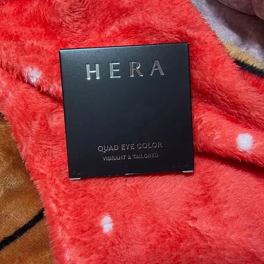 [BUNJANG] Hera Quad Eye Color 03 Nudy Taupe Eyeshadow Palette / 미개봉 화장품)헤라 쿼드 아이 컬러 03누디토프