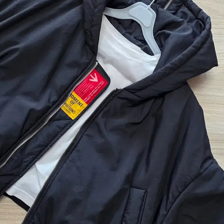 [BUNJANG] F Cropped Bomber Jacket / [F]크롭 후드 항공점퍼