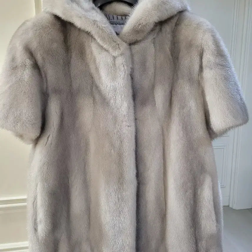 [BUNJANG] Dongwoo Fur Napa Mink Hooded Jacket / 동우모피 나파밍크 후드자켓/밍크 후드자켓