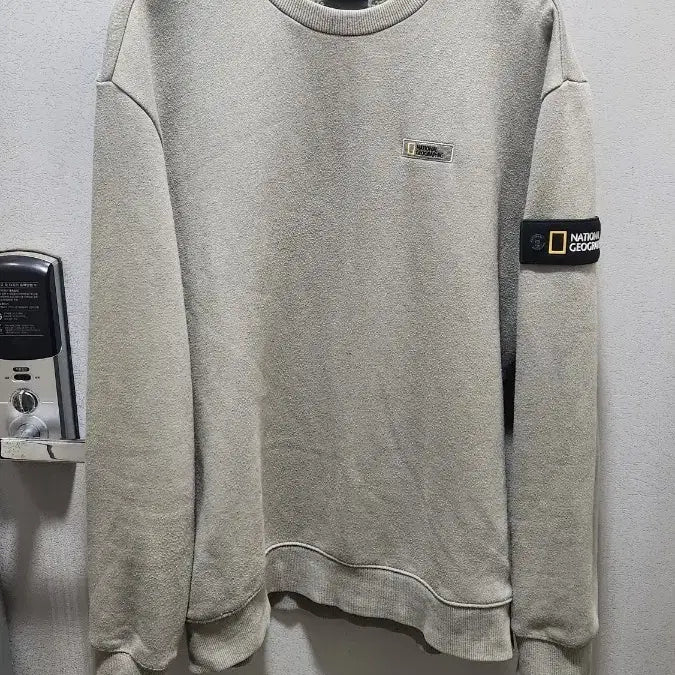 [BUNJANG] National Geographic Men's Sweatshirt Khaki / [방구석특가시즌2]내셔널지오그래픽 맨투맨 카키