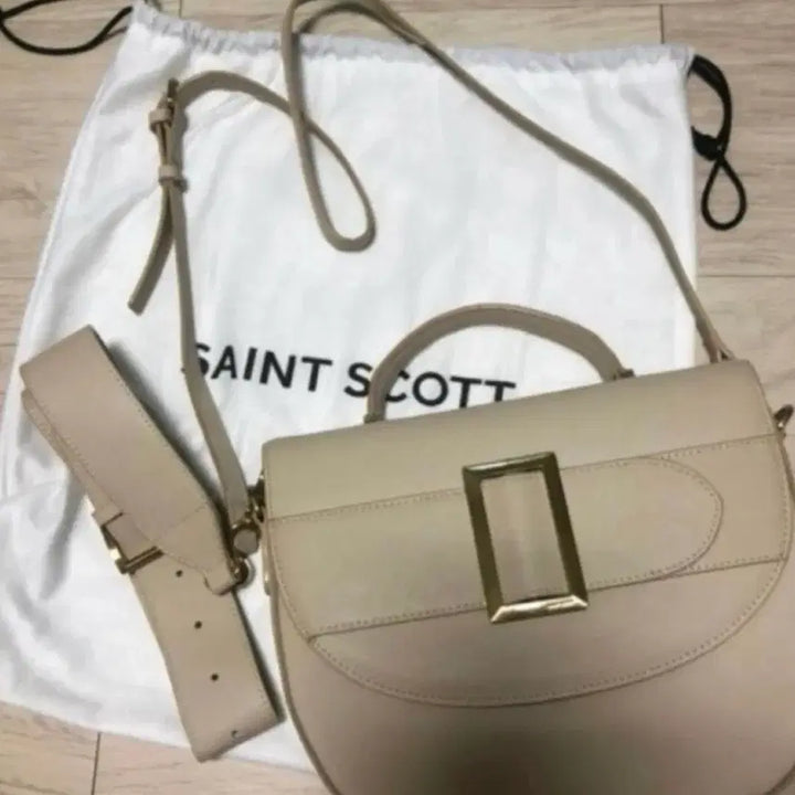 [BUNJANG] St. Scott Crossbody Bag / 세인트스코트 크로스백 아이보리 (실사있음)