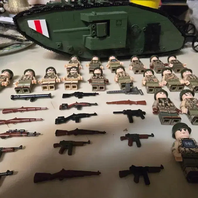 [BUNJANG] Military Figure and Armored Vehicle Set / 레고 밀리터리 (군인 피규어 , 장갑차 )