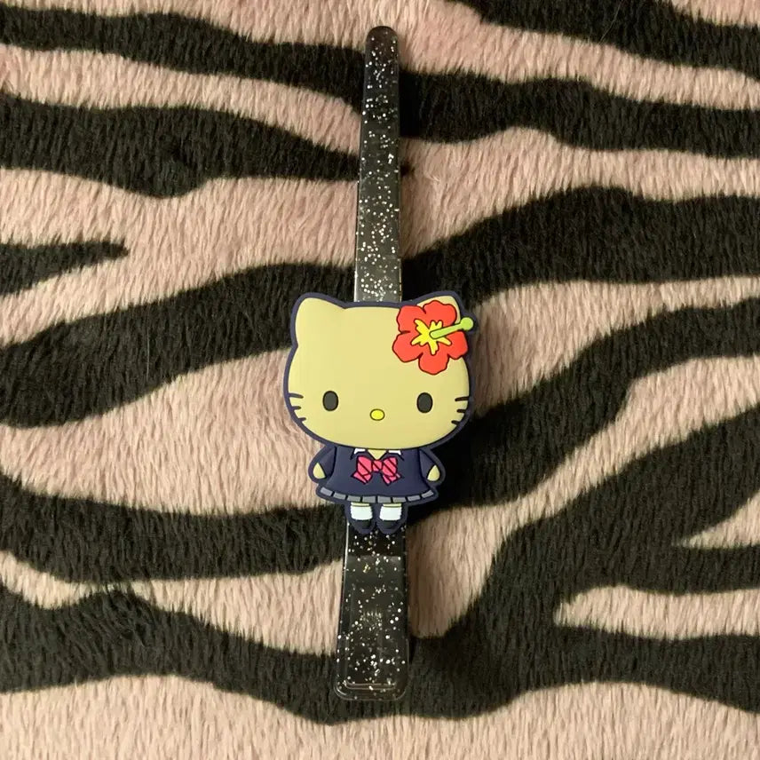 [BUNJANG] Sanrio Hello Kitty Long Hair Clip / 산리오 헬로키티 마스코트 롱 헤어클립 갸루템 태닝키티