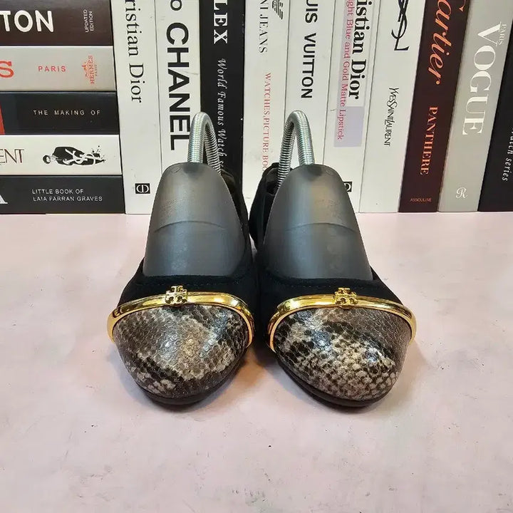 [BUNJANG] Tory Burch Women's Flat Shoes (Size 235) / 토리버치 여성 단화 플랫슈즈 235
