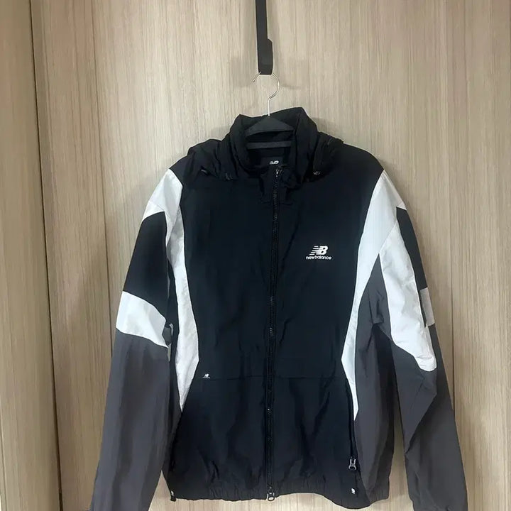 [BUNJANG] New Balance Windbreaker Size 100 / 뉴발란스 바람막이 사이즈100