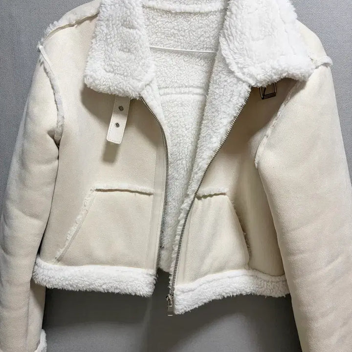 [BUNJANG] Suede Shearling Crop Mouton Ivory / 스웨이드 양털 크롭 무스탕 아이보리