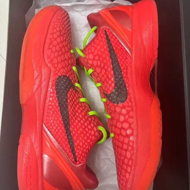 [BUNJANG] Kobe 6 Grinch Shoes (Size 285) / 코비6 리버스 그린치 285