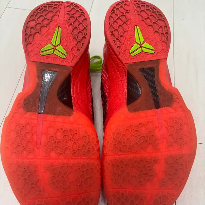 [BUNJANG] Kobe 6 Grinch Shoes (Size 285) / 코비6 리버스 그린치 285