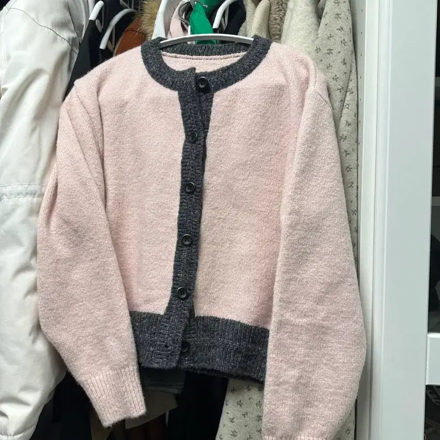 [BUNJANG] Pink Gray Cardigan / 핑크 그레이 배색 가디건 에이블리