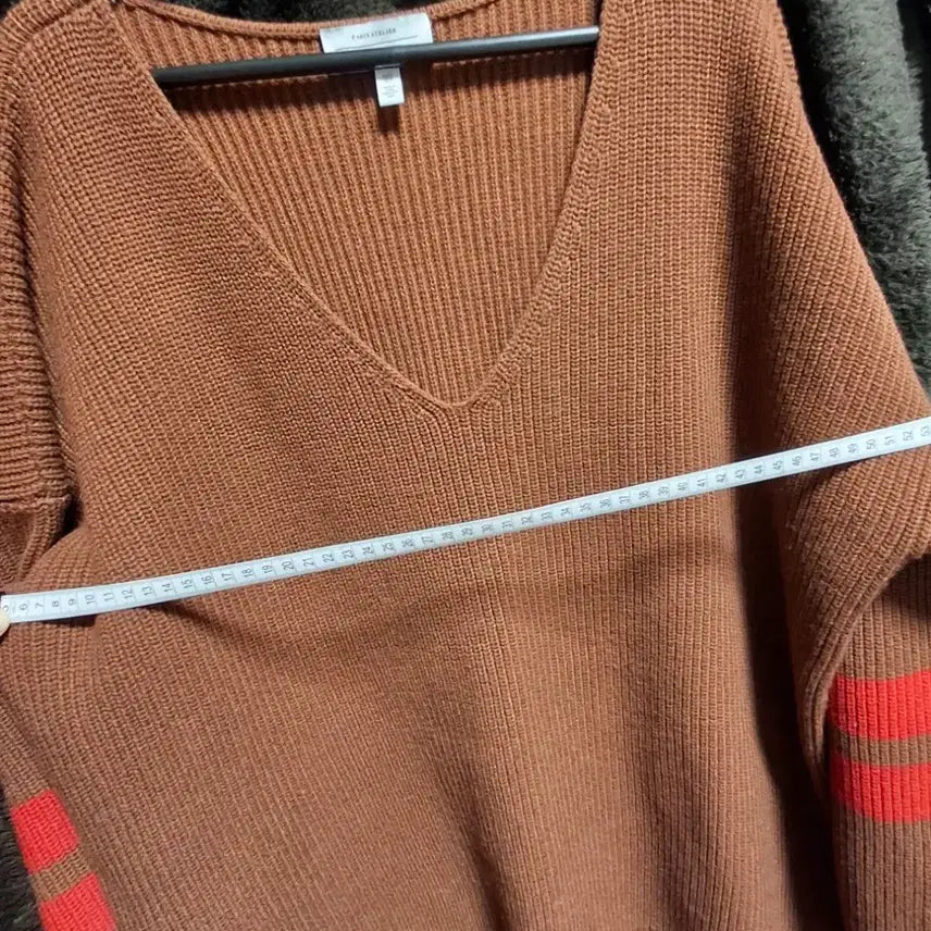 [BUNJANG] & Other Stories V-Neck Knit Sweater / & Other Stories 앤아더스토리즈 브이넥 니트 스웨터