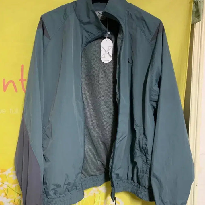 [BUNJANG] MFAV Windbreaker / MFAV 미사용 새상품 바람막이 우븐 판매 합니다