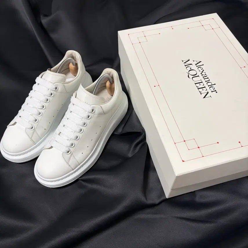 [SOLD OUT] 알렉산더맥퀸화이트탭