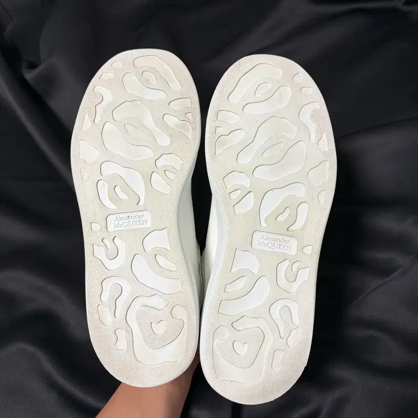 [SOLD OUT] 알렉산더맥퀸화이트탭