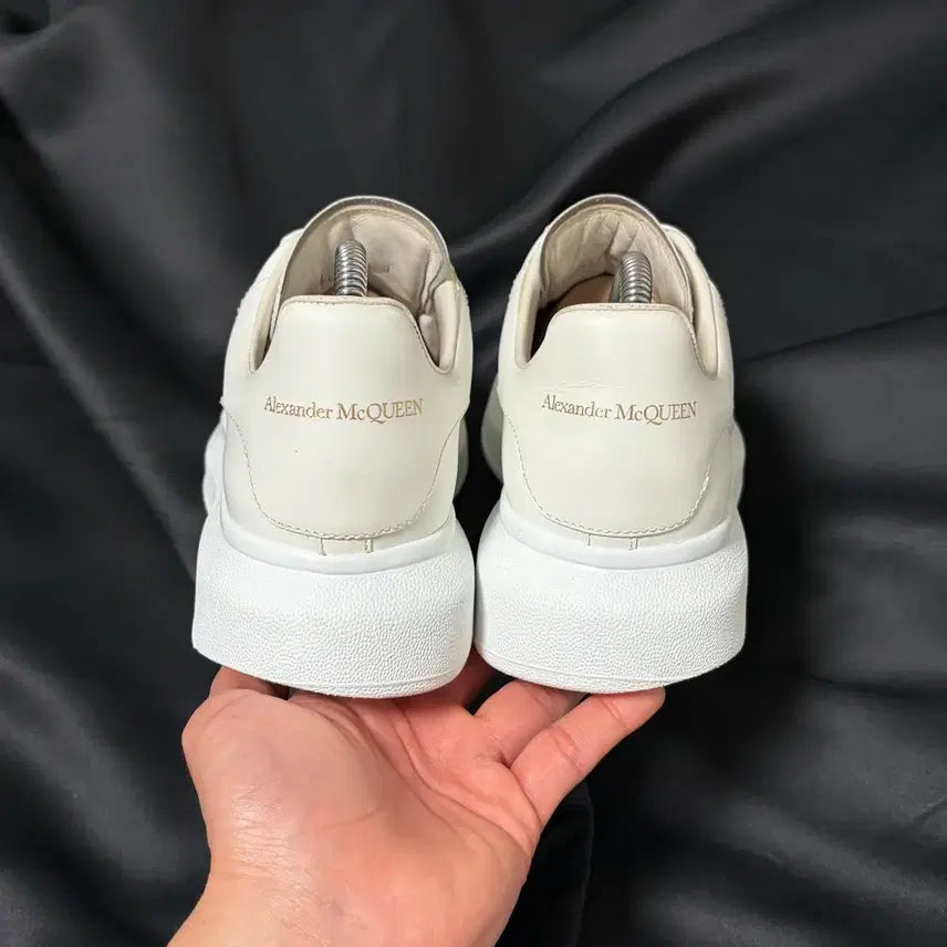 [SOLD OUT] 알렉산더맥퀸화이트탭