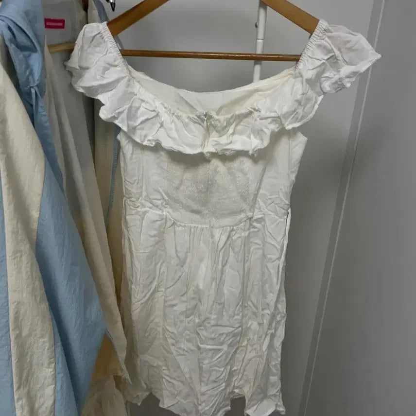 [BUNJANG] PeeVitt Smoke Off-Shoulder Mini Dress / 퍼빗 스모크 오프숄더 원피스