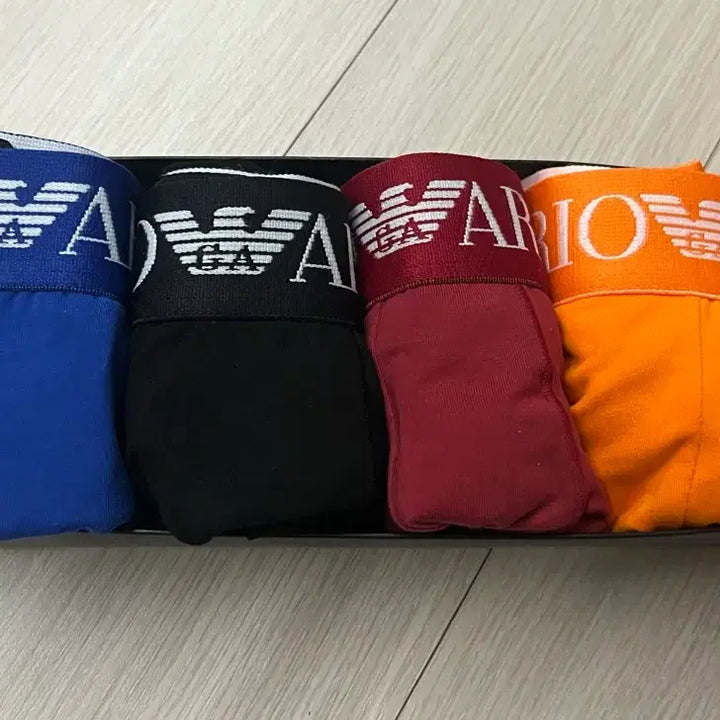 [BUNJANG] Emporio Armani Men's Briefs Set (L) / 엠포리오 아르마니 남성 드로즈 4종 세트 L