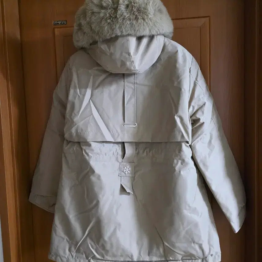 [BUNJANG] Unbranded Beige Hooded Long Padded Coat (55 Recommended) / (새상품)  안쪽 털 진베이지색 후드퍼 롱패딩(55추천)