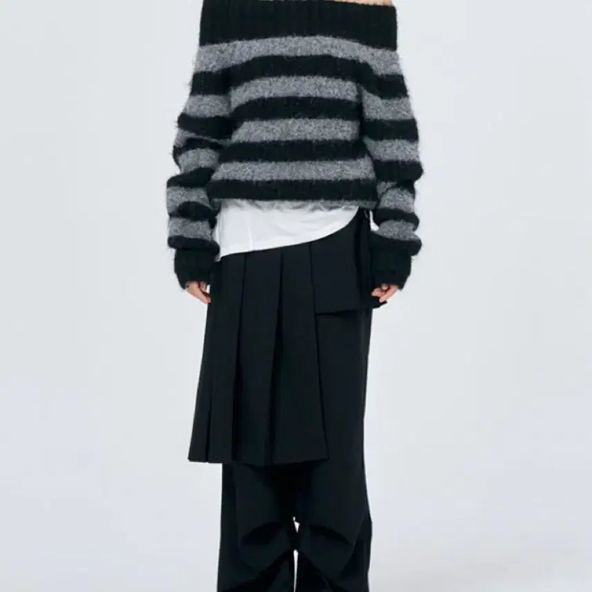 [BUNJANG] Skeem Incising Convertible Shoulder Sweater / 스키즘인듀싱 컨버터블 숄더 스웨터