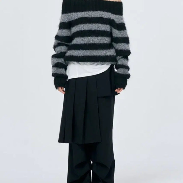 [BUNJANG] Skeem Incising Convertible Shoulder Sweater / 스키즘인듀싱 컨버터블 숄더 스웨터