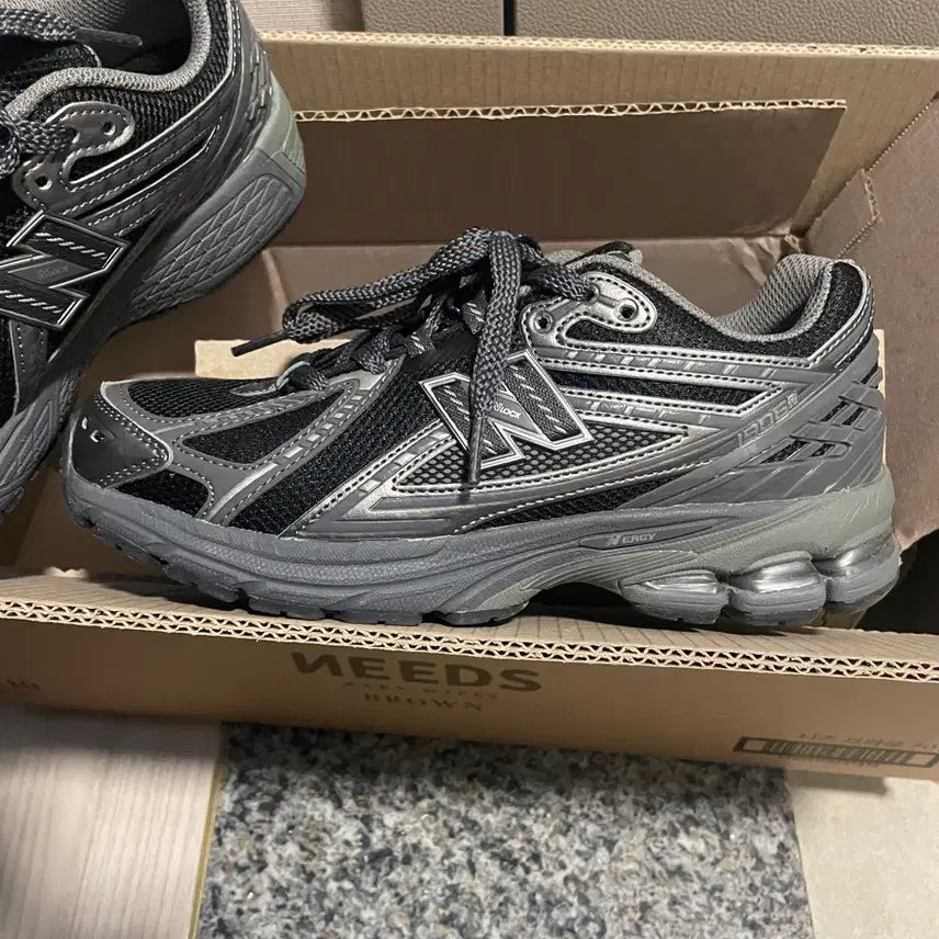 [BUNJANG] New Balance 1906RES Phantom Black Sneakers / 뉴발란스 1906RES 팬텀 블랙