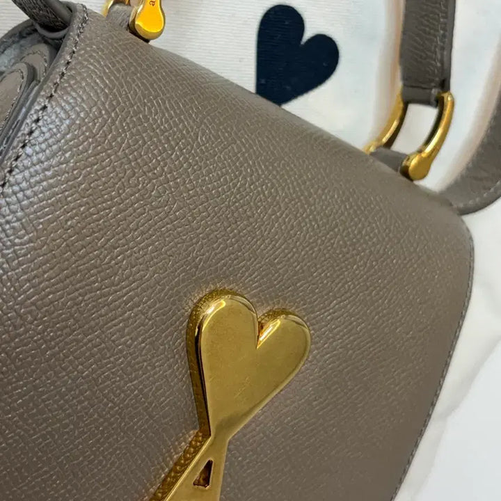 [BUNJANG] Ami Paris Mini Shoulder Bag / Ami paris bag 아미 파리 미니 숄더백