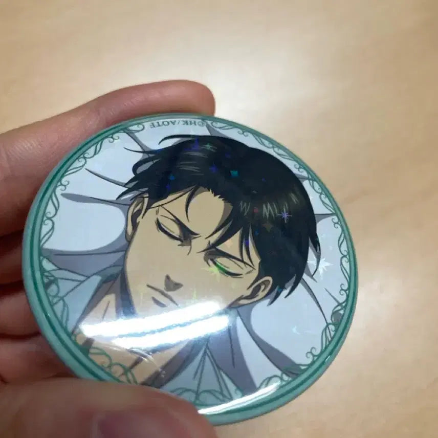 [BUNJANG] Attack on Titan Levi Badge / 진격의거인 리바이 진격거 캔뱃지