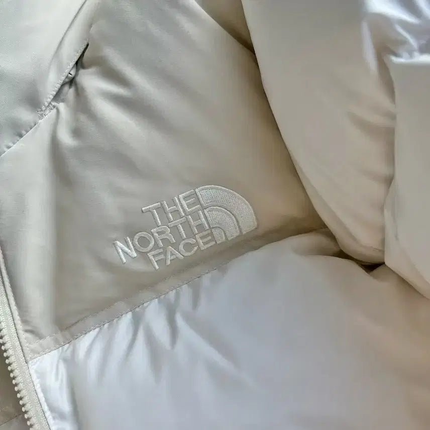 [BUNJANG] Nupste Original Patch White Padded Jacket / 북1996 누프스 오리지널 패치 화이트 패딩