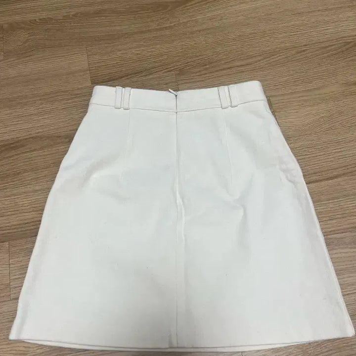 [BUNJANG] Ivory Short Skirt / 숏스커트