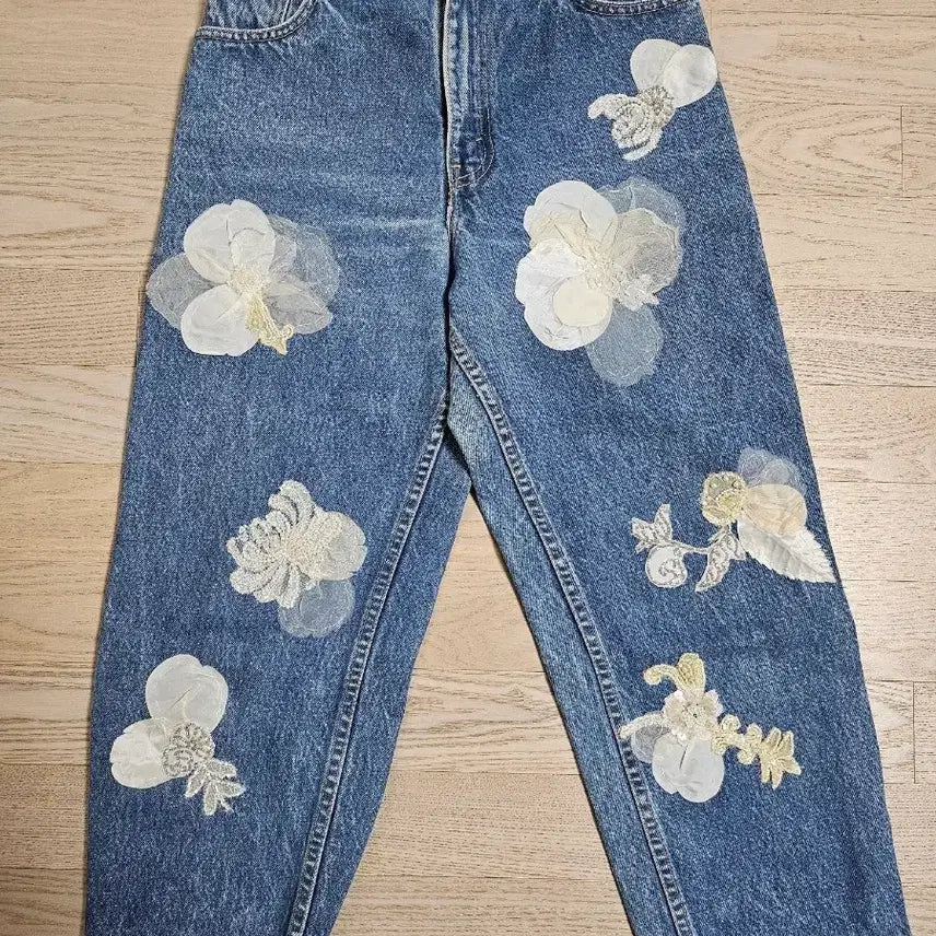 [SOLD OUT] 한섬 톰그레이하운드 자수 데님팬츠