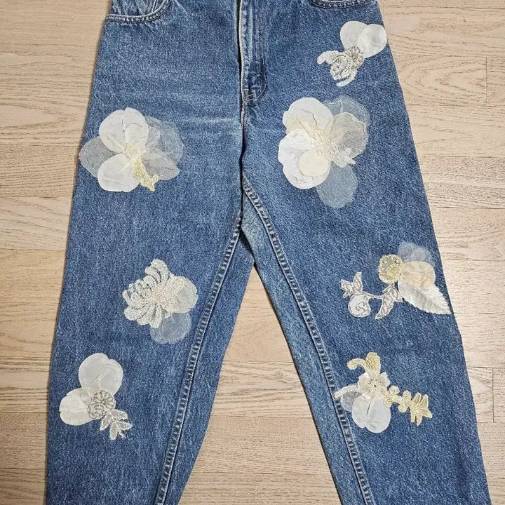 [SOLD OUT] 한섬 톰그레이하운드 자수 데님팬츠