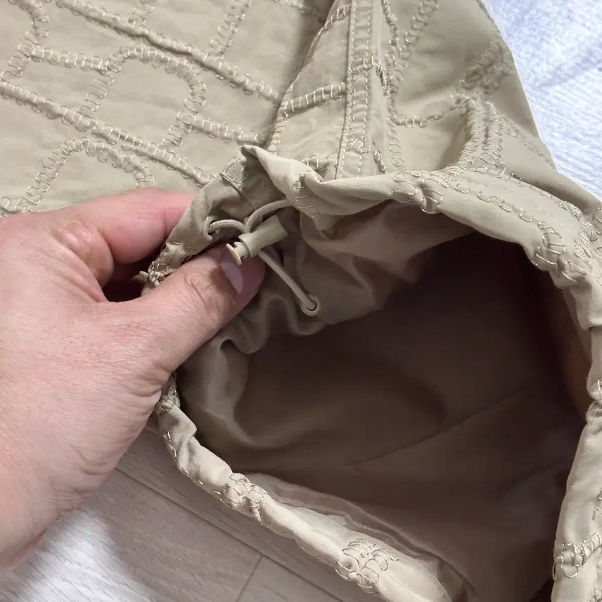 [BUNJANG] Supreme Repeat Embroidered Track Pants Tan / 슈프림 리핏 자수 트랙 팬츠 탄 유니크팬츠