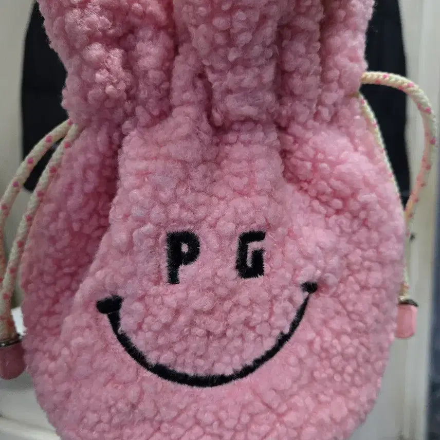 [BUNJANG] PG Smile Pink Boucle Tote Bag / PG 스마일 핑크 뽀글이 분홍가방