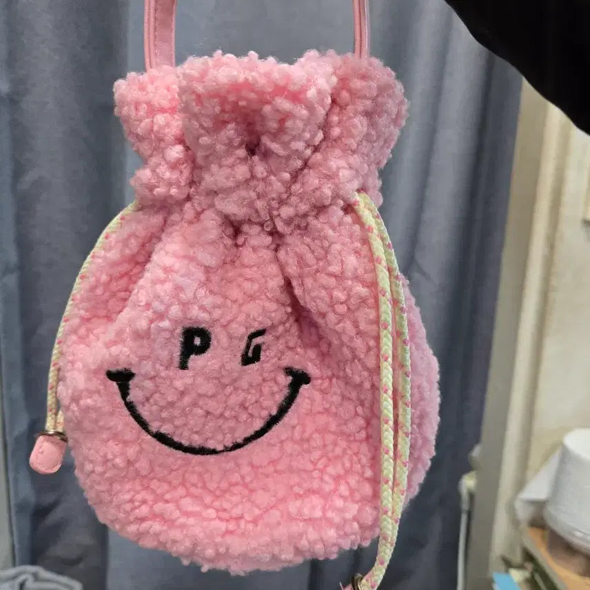 [BUNJANG] PG Smile Pink Boucle Tote Bag / PG 스마일 핑크 뽀글이 분홍가방